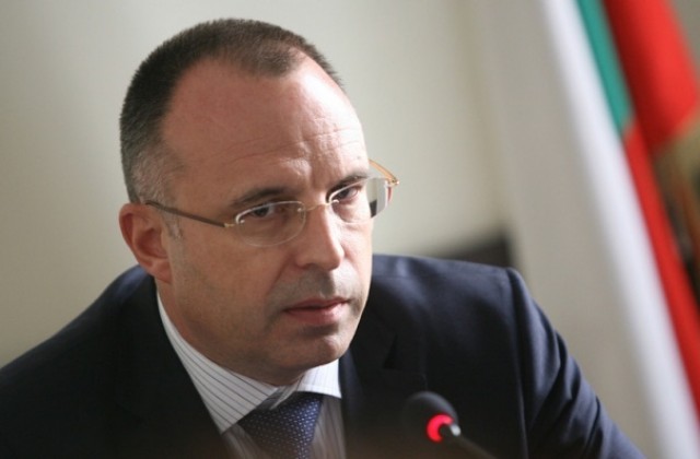 Министър Порожанов е обсъдил с икономисти мотивите за актуализация на бюджета