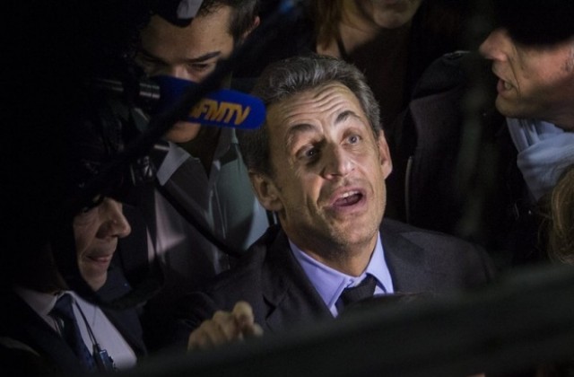 Кучетата на Саркози нанесли щети за 6600 евро на президентството
