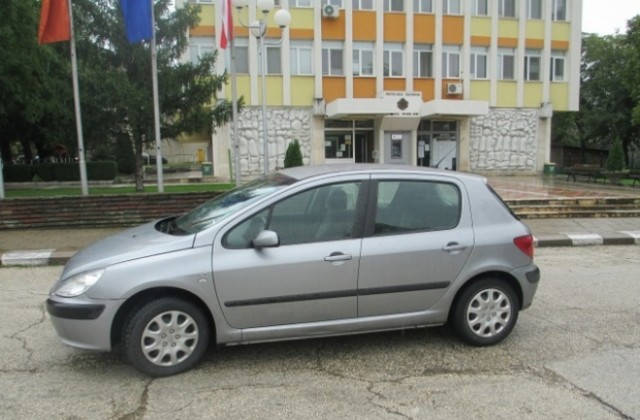 Министерството на финансите дари лек автомобил на Община Червен бряг