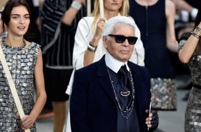Карл Лагерфелд превърна модния подиум в парижки булевард за ревюто си за Шанел