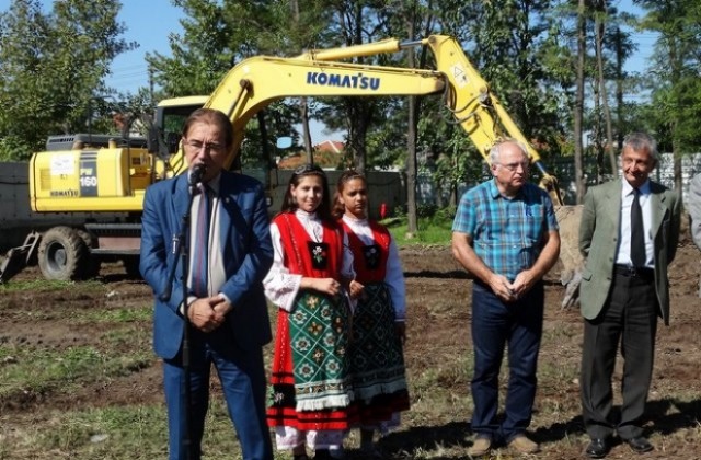 Разширяват училището в асеновградското село Боянци