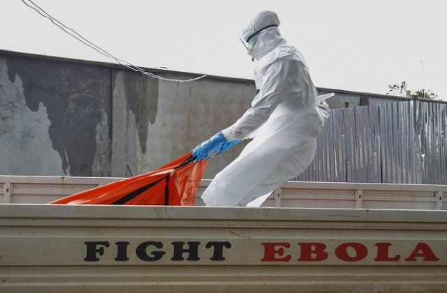 В САЩ започнаха експериментални тестове върху хора на нова ваксина срещу ебола