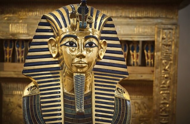 Тутанкамон имал женски ханш, криво стъпало и изпъкнали зъби