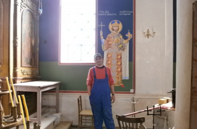 Две църкви в русенско ще грейнат с нови стенописи