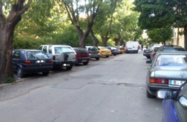 Глобяват между 50 и 200 лева за паркиране на тротоар