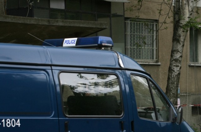 Полицаи на детектор на лъжата заради обиск на студентка в София