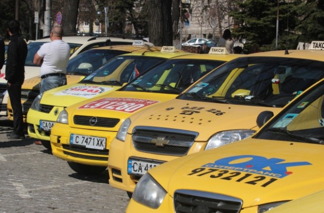До края на месеца става ясен минималният праг за таксиметровите услуги