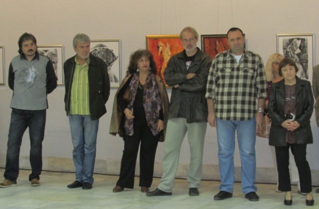 Традиционен есенен салон откриха горнооряховските художници