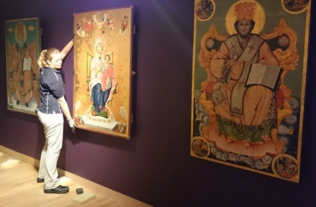 Представиха 40 икони от Варна в холандския град Дордрехт