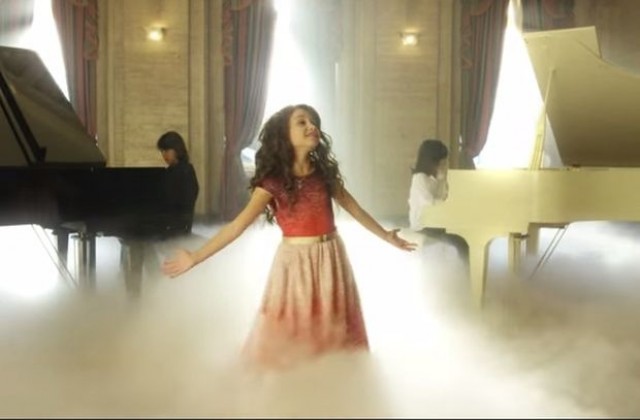 Песента на Крисия за детската Евровизия оглави интернет класация