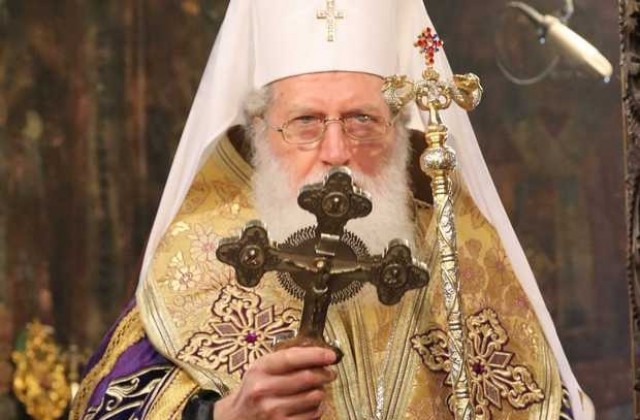 Почетоха патриарх Максим в Троянския манастир