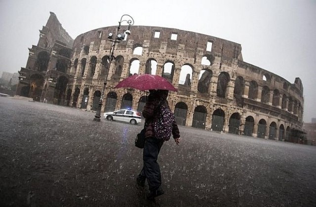 Рим се опасява от невиждани дъждовни бури