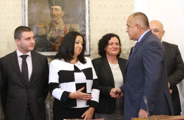 4 парламентарни групи и Баракова гласуват „за” кабинета „Борисов”