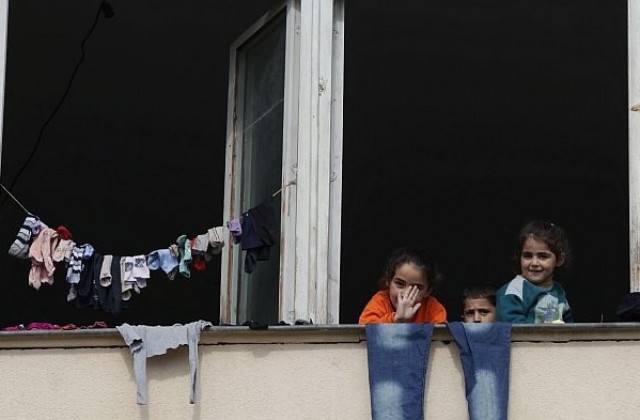 Изведоха имигрантите от бежанския легар в Ковачевци