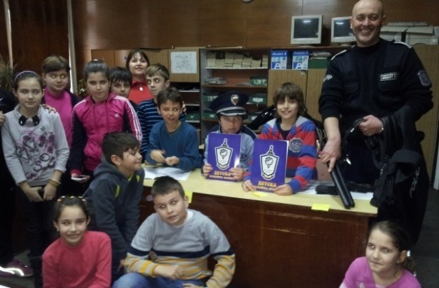 Състезание с отборите на детска полицейска академия организира ОДМВР