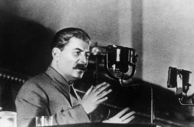 Историк: Украинците развиват национално самосъзнание благодарение на Сталин