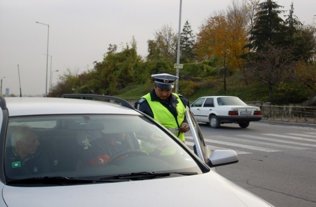 Полицейски хайки на пътя в малките населени места