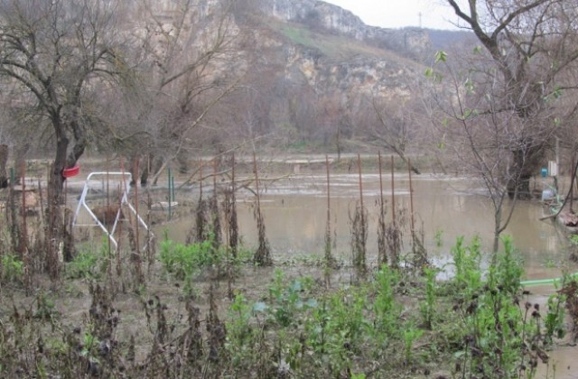 Река Тунджа почаква нивото си в Елхово и Ямбол