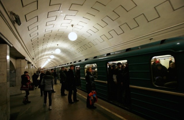 Проверки в московското метро след секс върху релсите