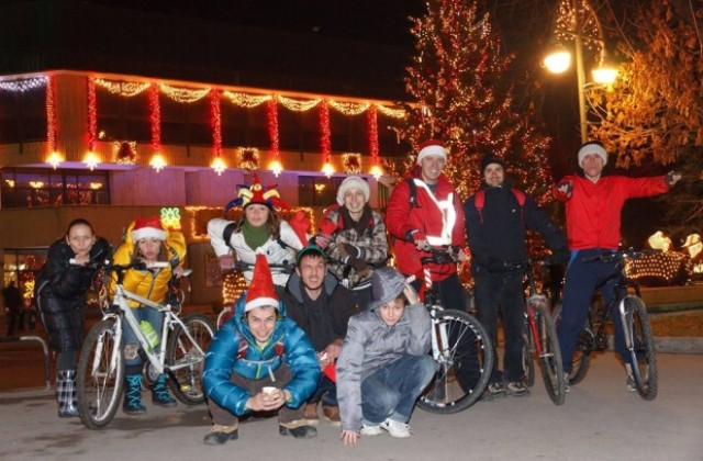 Дядо Коледа идва на колело и в Разград
