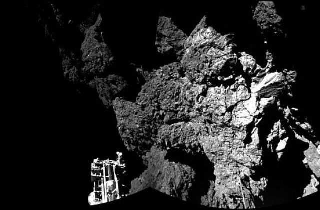 Кометата Чурюмов-Герасименко е като лего - състои се от различни блокове