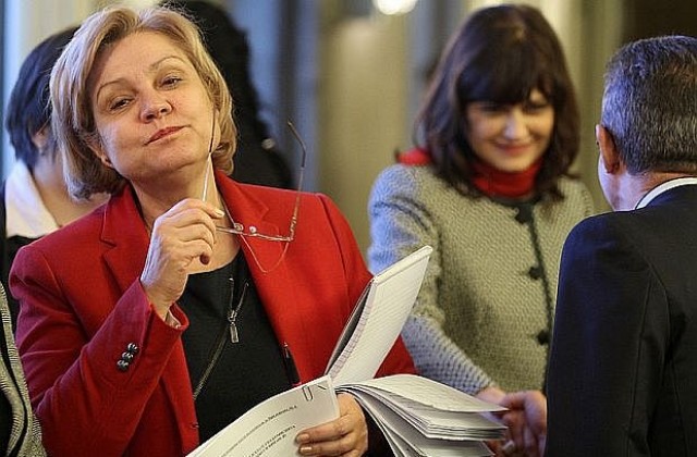 Менда Стоянова: Пленарната зала ще реши относно пенсионните промени
