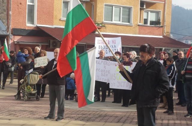 Жители на Смолян блокираха главния път към Пловдив и Гърция