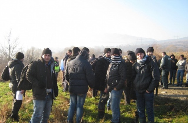 Общинска охрана хвана 30 бежанци над сметището в Радловци