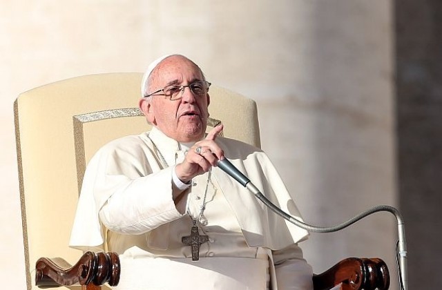 Папа Франциск шокира Ватикана с коледното си обръщение към Курията