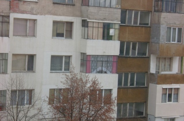 14- годишно момиче се самоуби в Кюстендил като скочи от жилищен блок