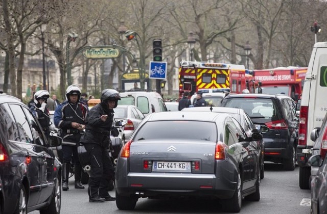 Задържаха 7 души за атентата в Париж