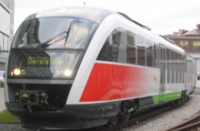Организираха подписка срещу спирането на пътнически влакове в страната