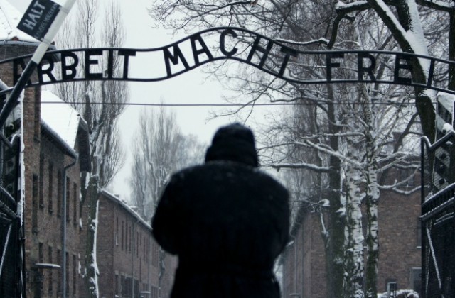 27 януари: Червената армия влиза в нацисткия концлагер Аушвиц