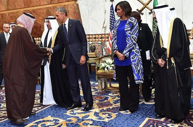 Критики към Мишел Обама, не покрила главата си в Саудитска Арабия