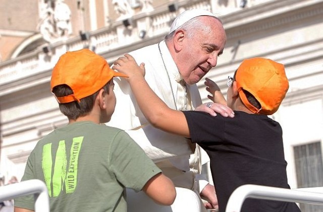 Папата призова бащите да участват повече в живота на децата си