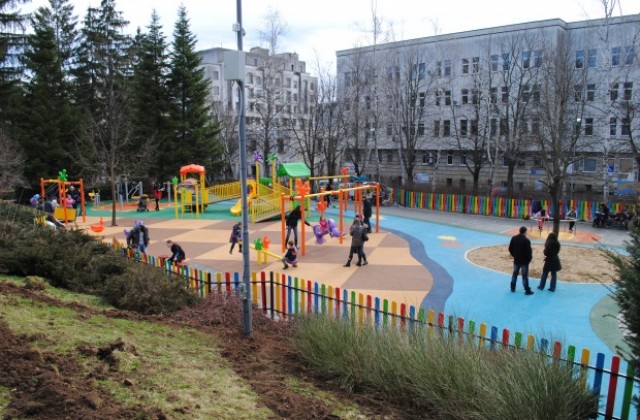 Площадка Азбукари се превърна в любимо място за търновските деца