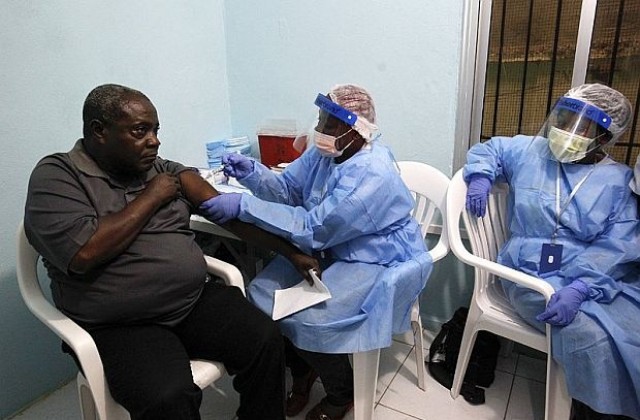 Жертвите на ебола в Западна Африка станаха 8959