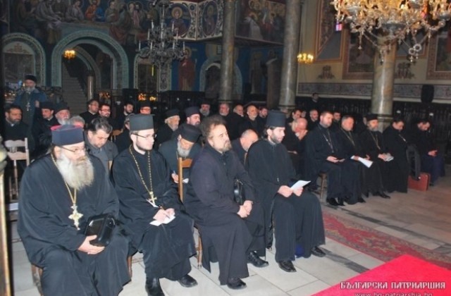 Митрополит Наум събра свещениците, за да провери подготовката им