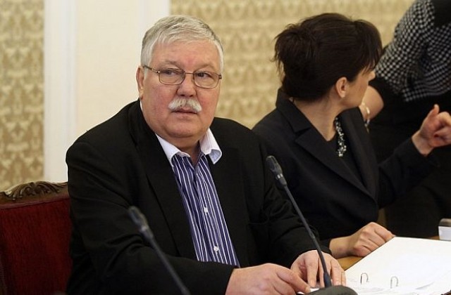 Разраства се скандалът около депутата на ГЕРБ ген. Стоян Тонев