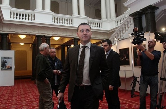Горанов е оптимист за гласуването на новия дълг