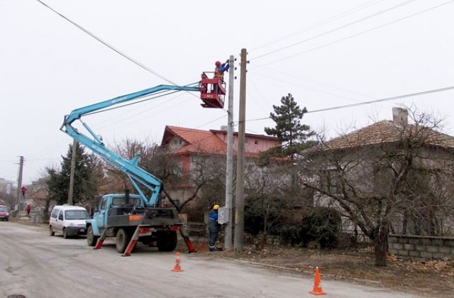 Подменят стари електрически стълбове в Балчик