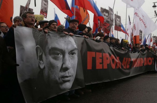 Камера заснела убийството на Немцов, снегорин скрива убиеца (ВИДЕО)