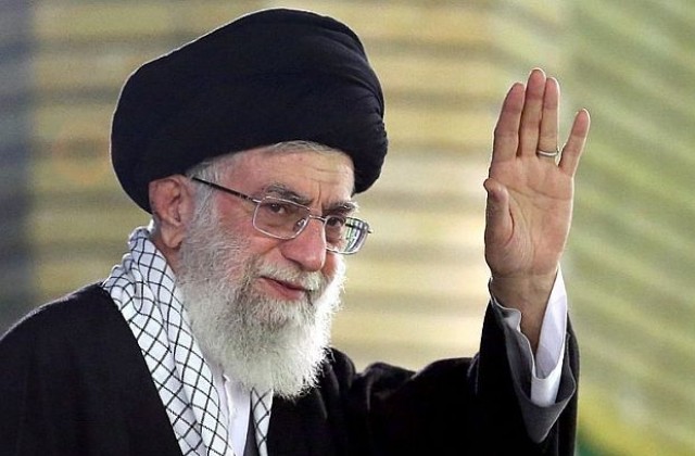 Иранският аятолах Али Хаменей в критично състояние след операция?