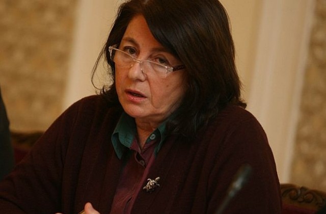 Тодорова: Неуместно е да се търси вина в КЕВР за договорите с американските ТЕЦ-ове