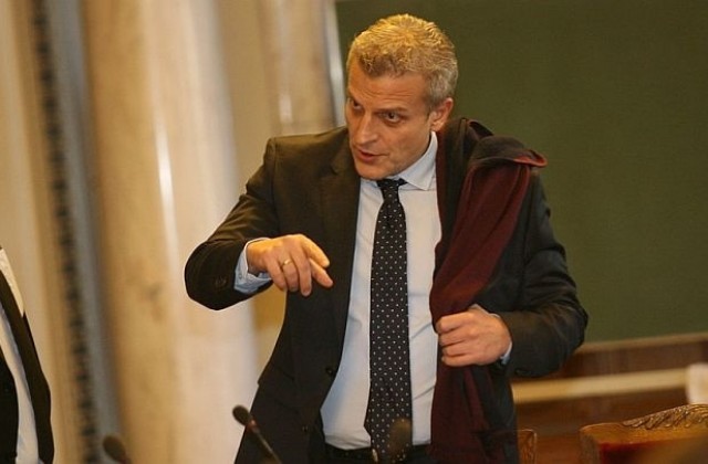 ДПС съди Петър Москов за дискриминация