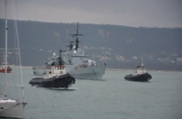 Лошото време попречи на част от корабите на НАТО да влязат в пристанището