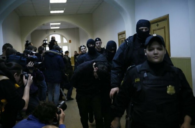Един от обвиняемите за убийството на Немцов призна вина