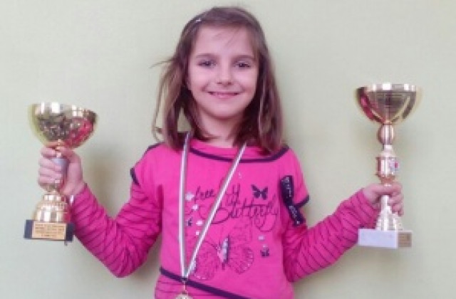 7-годишна плевенска тенисистка трупа успехи на корта 