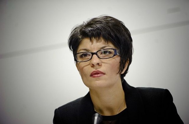 Десислава Атанасова: Комисията „КТБ няма да се превръща в реалити