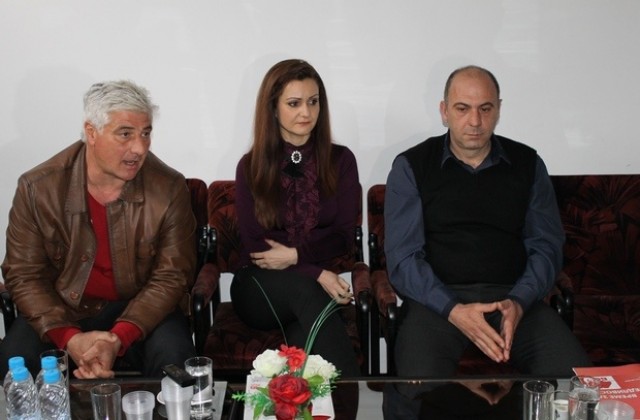 Димитровградските делегати против поправката Станишев